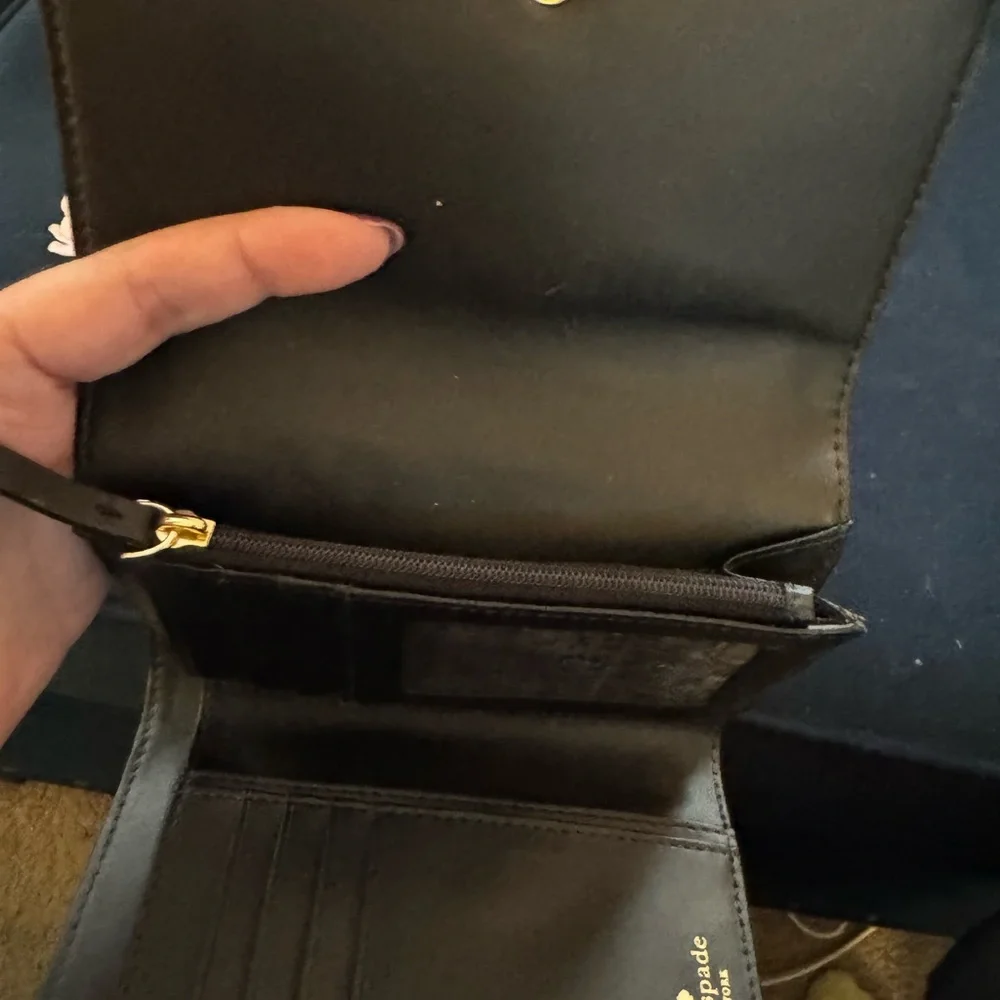 Kate Spade wallet. Like new only used once. - Picture 5 of 6